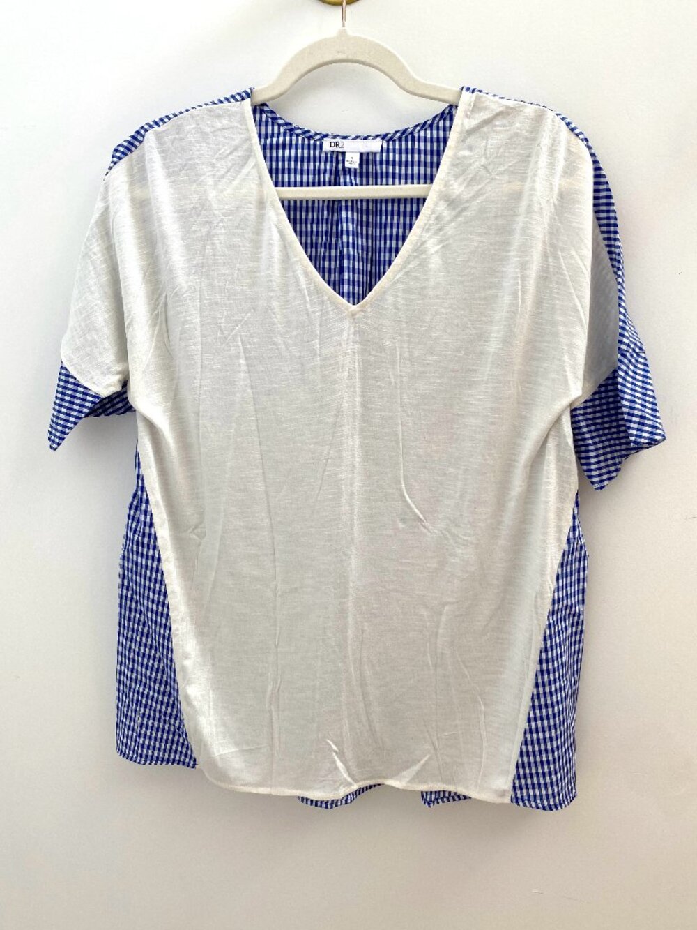 DR2 White and Blue Gingham V-Neck Top - Size Small
